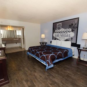 Deluxe Queen Room Non-Smoking